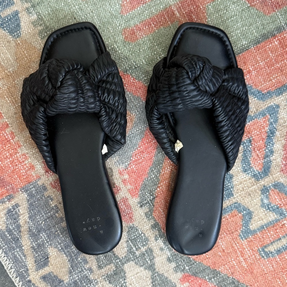 Women’s Black Chunky Knotted Slide Sandals